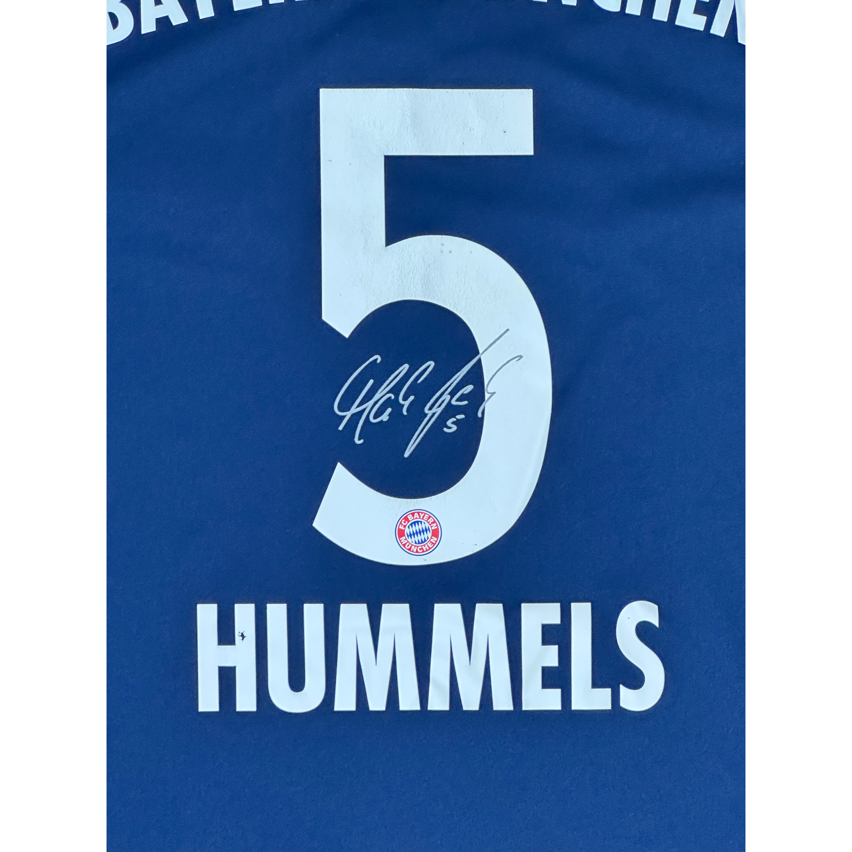 Bayern München Away Shirt 2017/2018 – Adidas – M – Wit Rood Telekom – Gesigneerd door Mats Hummels